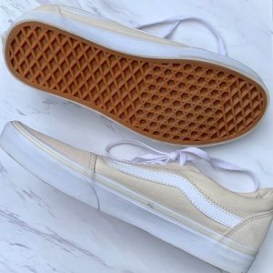 WOMENS SIZE 8.5 BEIGE VANS
